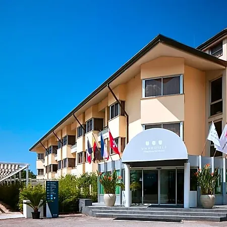 Dei Marmi ホテル 4*