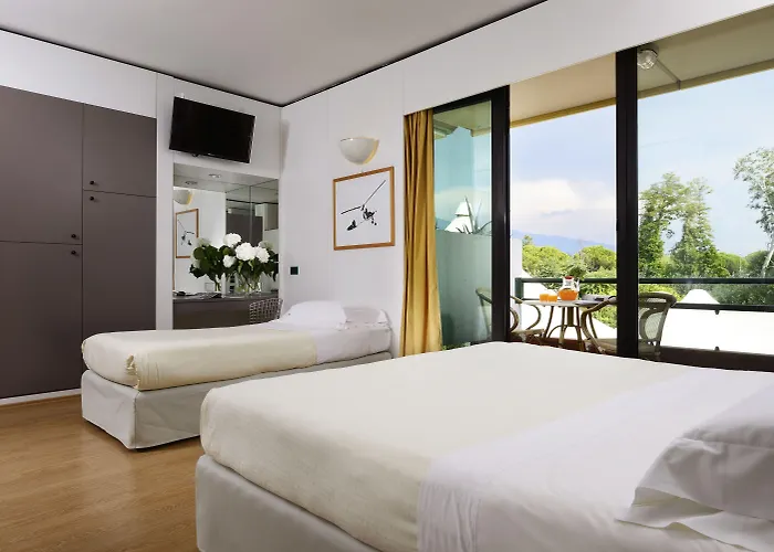 Dei Marmi Hotell 4*